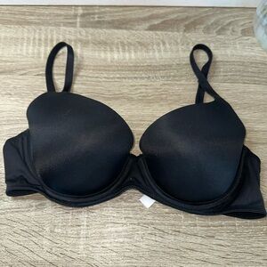 Pink By Victoria’s Secret Lottie Line Black Bra, Size 34B ￼